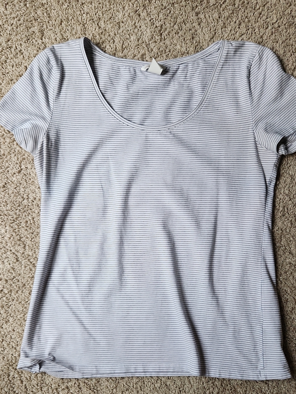 H&M Women's Light Gray and White Striped Scoop Neck Tee